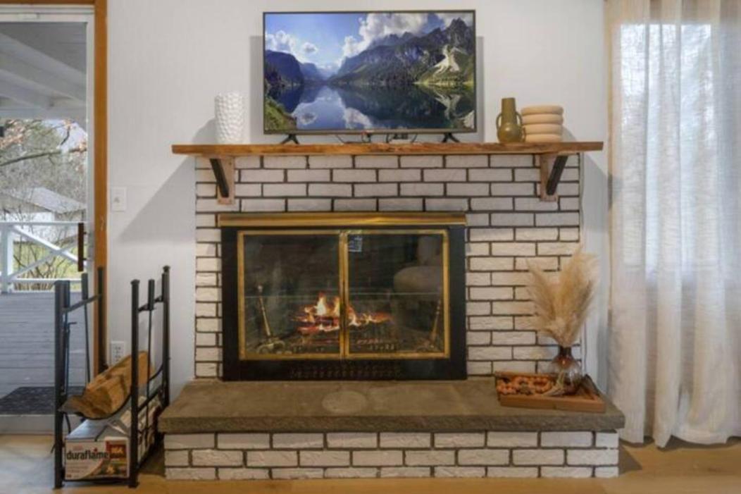 Cayuga Bungalow On Lake—Sleeps 13—Outdoor Firepit Lansing 外观 照片